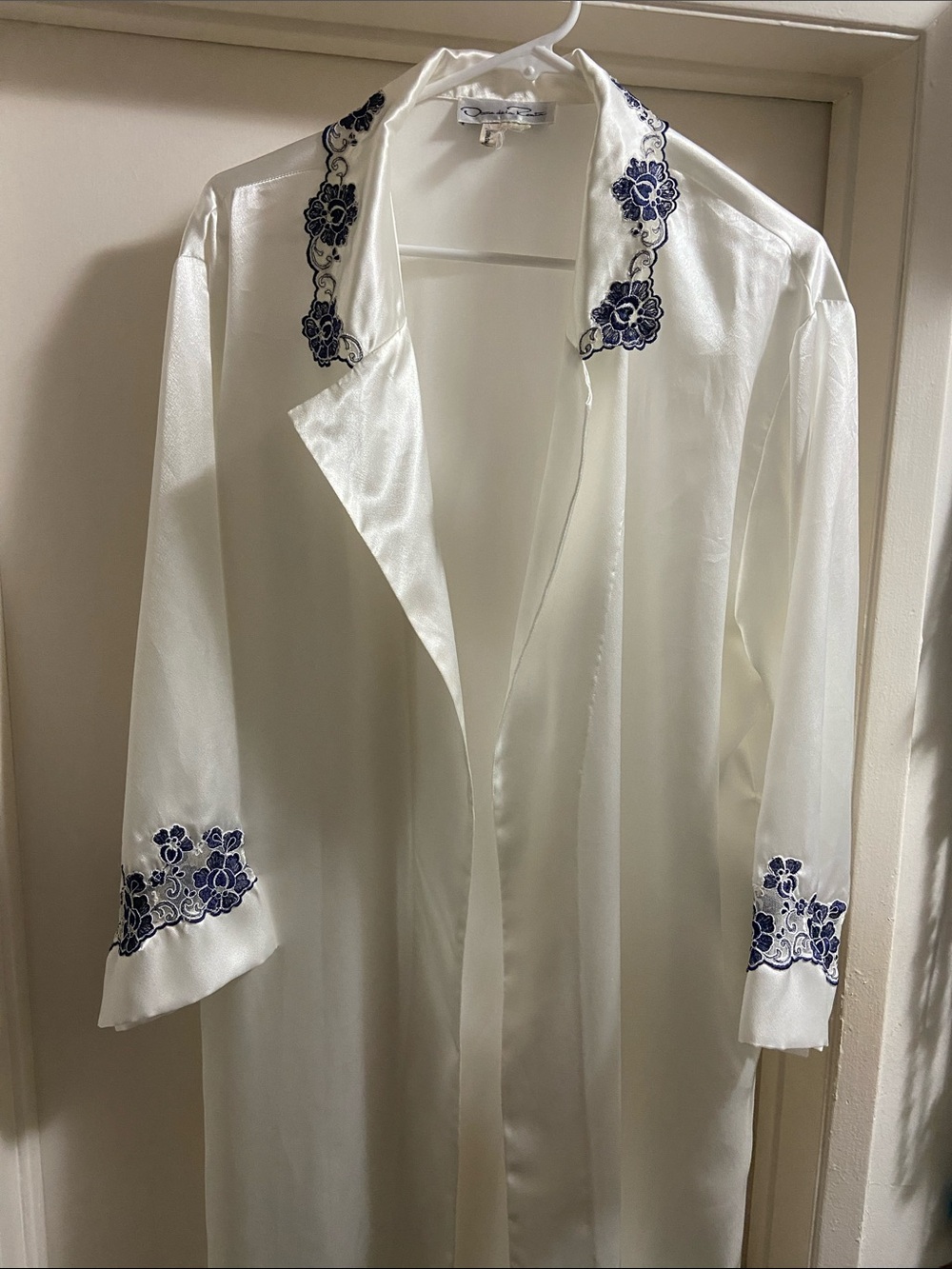 Oscar de la Renta Robe - Picture 1 of 8